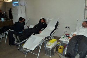 Polisten anlamlı bağış