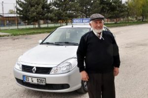 Emekli bek&ccedil;i 72 yaşında ehliyet aldı