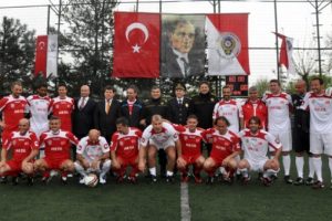 Ş&ouml;hretler ma&ccedil;ında gol yağmuru