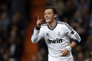 Mesut &Ouml;zil BJK TV'ye konuk oldu