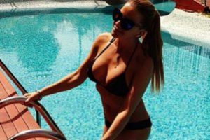 Ivana Sert'in bikinli fotoğraf paylaşması tepki &ccedil;ekti