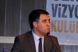 Herkesin isteği gibi konuşacaksam bir anlamı yok