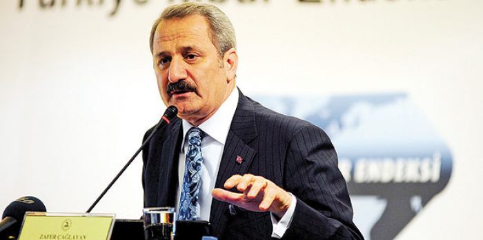 &Ccedil;ağlayan Merkez'i fır&ccedil;aladı!