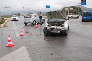 İki ara&ccedil; &ccedil;arpıştı: 1 yaralı