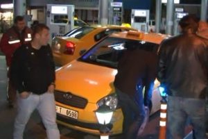 Taksicilerin kavgasında silahlar konuştu