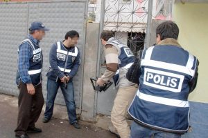 İstanbul'da şafak operasyonu