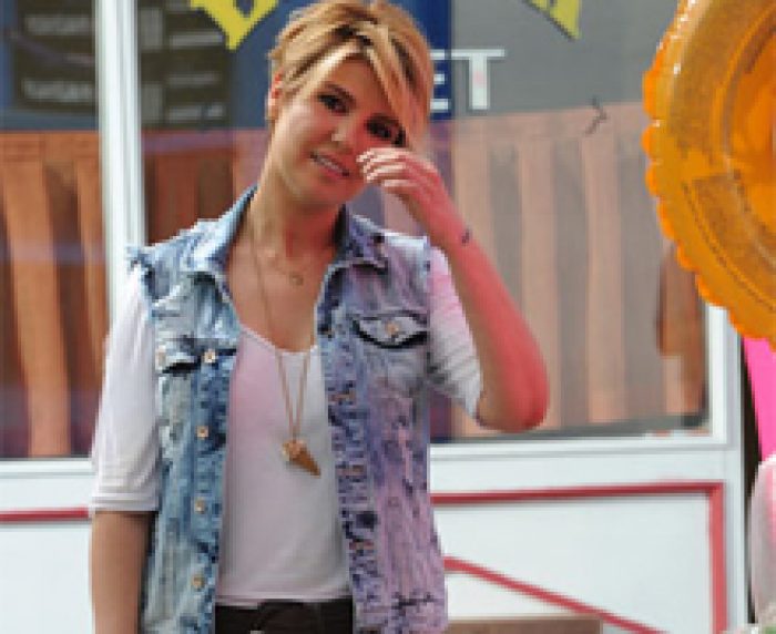 'Eşek ol &uuml;zerine binelim'