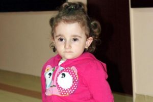 Minik R&uuml;veyda yaşama tutundu