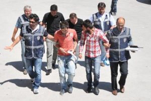 G&uuml;r&uuml;lt&uuml; cinayeti sanıklarından 2 kişiye &ouml;m&uuml;r boyu hapis cezası