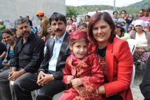 Başkan Romanları yalnız bırakmadı