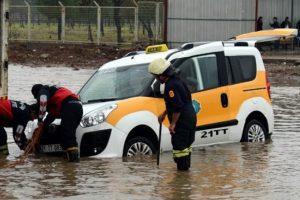 Hakkari ve Şırnak'ta sel