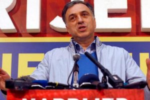 Karadağ'da zafer Vuyanovi&ccedil;'in
