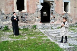 Bartholomeos Kayak&ouml;y'de dua etti