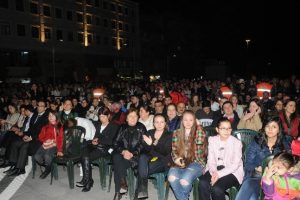 Manisa alışveriş ş&ouml;leni başladı