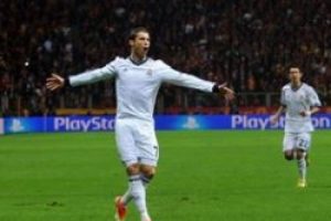 Ronaldo Di Stefano'nun rekorunu kırdı