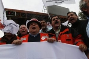 Maden iş&ccedil;ileri ayaklandı