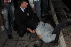 Kavga ederken denize d&uuml;şt&uuml;ler