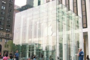 Apple'dan atak daha...