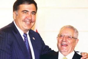&Ccedil;armıklı'ya &uuml;st&uuml;n hizmet madalyası
