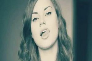 Yaptığı hareketlerle kendine aşık eden kız