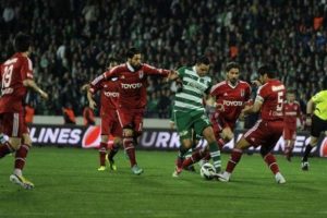 Beşiktaş'ın Escude ile y&uuml;z&uuml; g&uuml;lm&uuml;yor