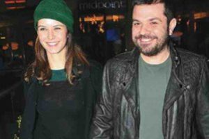Beren Saat'e &ouml;yle bir mesaj geldi ki...