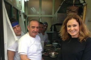 Ceyda D&uuml;venci'nin kebap keyfi