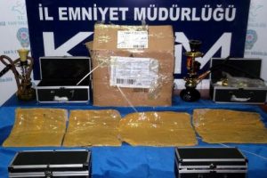 Uyuşturucu operasyonunda 2 İranlı g&ouml;zaltına alındı