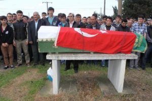 2 motosiklet k&ouml;pr&uuml;de &ccedil;arpıştı