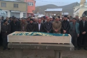 &Uuml;niversiteli gen&ccedil; g&ouml;zyaşları arasında toprağa verildi