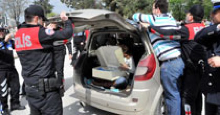 Polisler b&uuml;y&uuml;k şok yaşadı