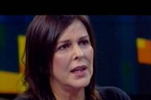 Lale Mansur, Enver Aysever'i fena bozdu!