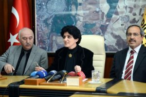 Dicle &Uuml;niversitesi rekt&ouml;r&uuml; 'provokasyon'' dedi