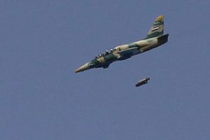 Suriye savaş u&ccedil;ağı L&uuml;bnan'ı bombaladı