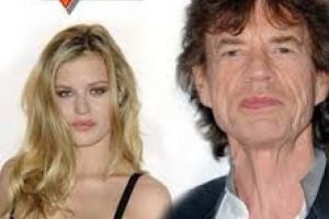 Kim der ki Mick Jagger'ın kızı!