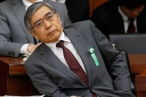 Başkan Kuroda yan &ccedil;izmeye başladı