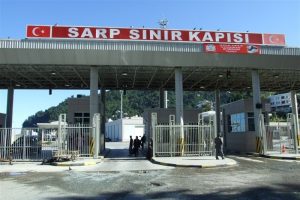 G&uuml;rcistan'a kimlikle ge&ccedil;iş harcı arttı