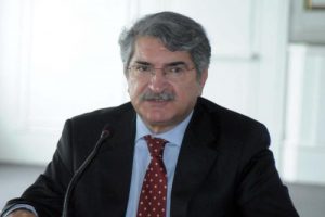 "Başbakan samimi değil"