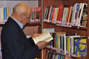Kitap okuma aşkı şaşırtıyor