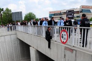 Milletvekiliyle g&ouml;r&uuml;şt&uuml; intihardan vazge&ccedil;ti