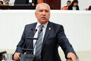 Adana'da Alevilerin evlerine tehdit bildirisi atılıyor