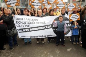 "Okulumuzu İmam Hatip'e vermeyiz" g&ouml;sterisi