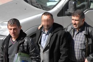 İş arkadaşını bı&ccedil;akla ağır yaraladı