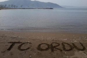 Ordu'da sahile 'TC Ordu' yazısı