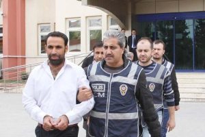 Gaziantep'te tabanca operasyonu; 4 g&ouml;zaltı