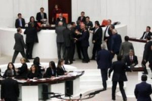 Meclis'te idam gerginliği