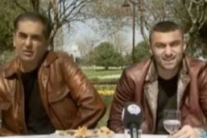 Burak Yılmaz babasıyla birlikte r&ouml;portaj verdi