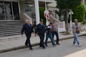 Hırsız-polis kovalamacası