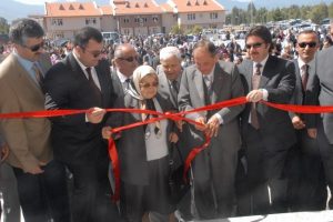 82 yaşında &ccedil;ifte mutluluk yaşadılar