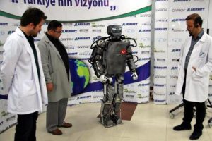 T&uuml;rkiye'nin yeni insansı robotu 'Akıncı-2' &uuml;retildi